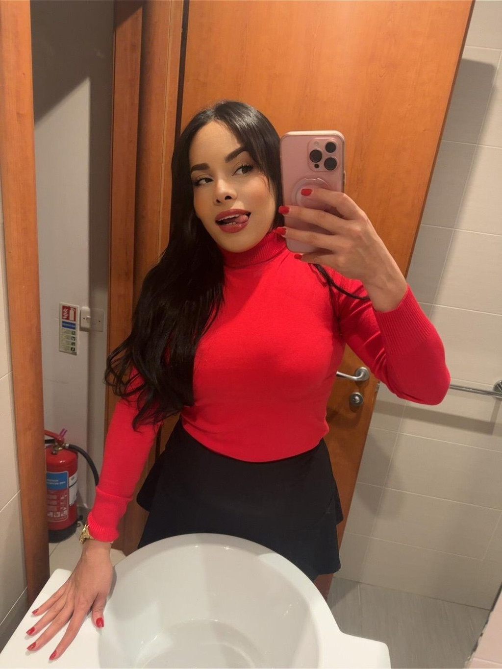 VICTORIA