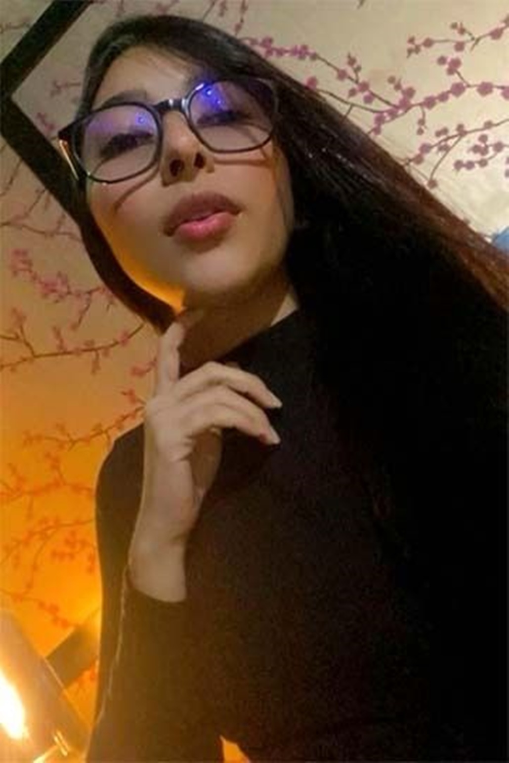 680687637|DANIELA|Chica