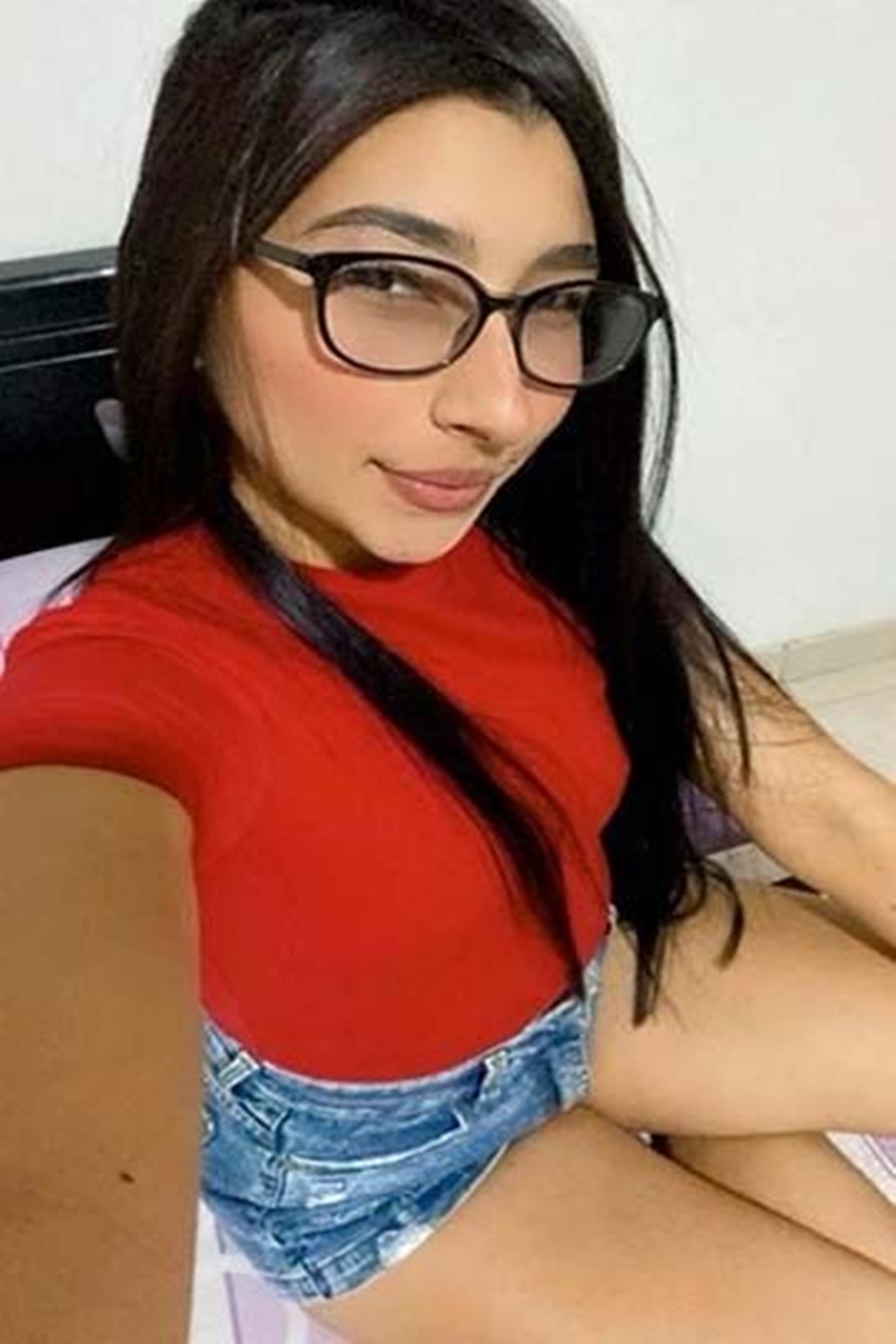 680687637|DANIELA|Chica