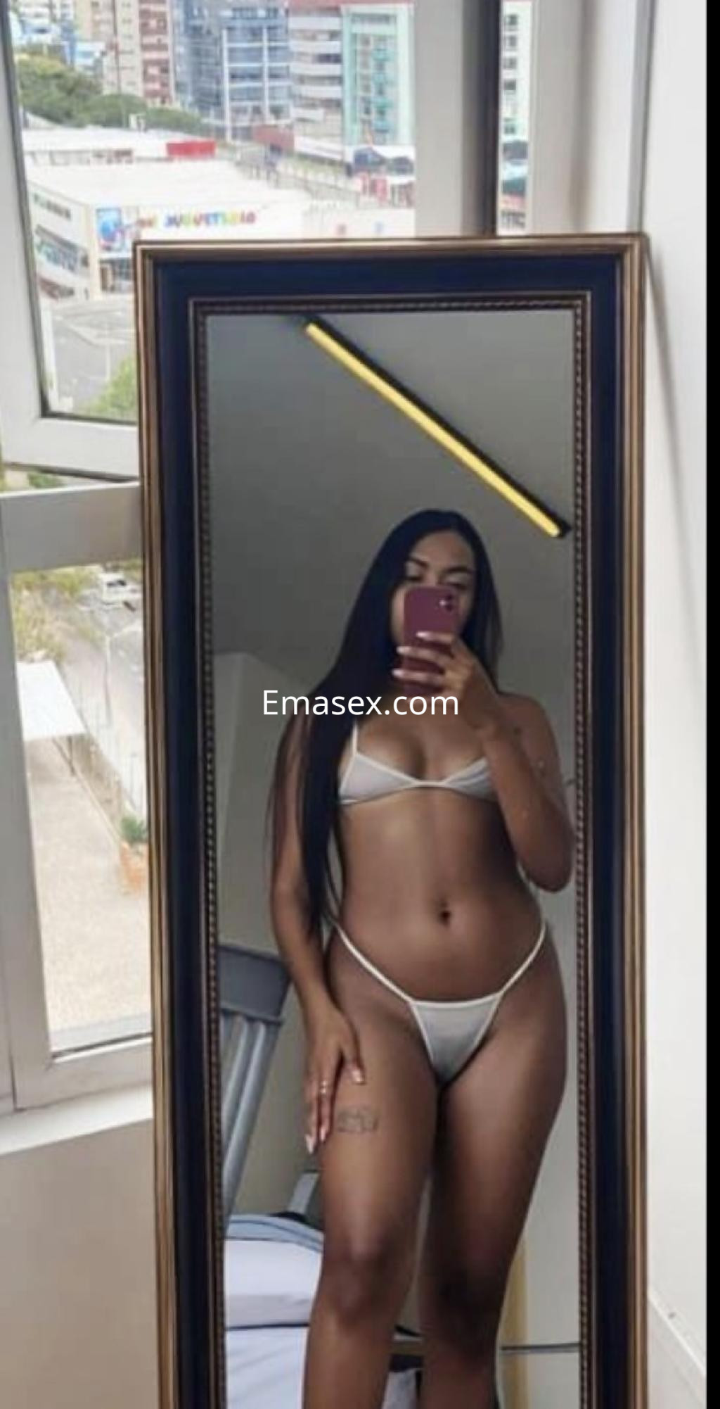 Mulata, 24 años, en León