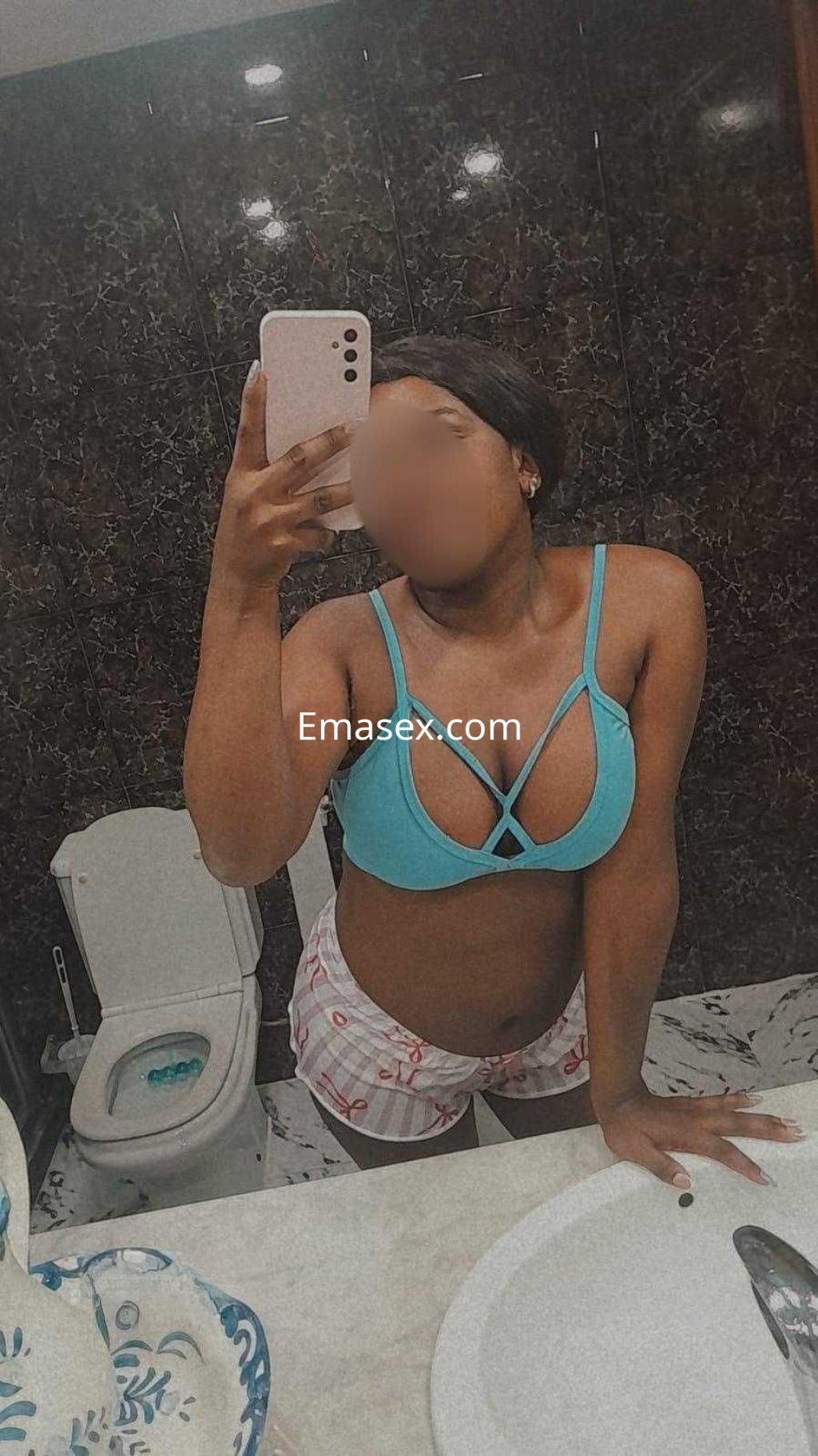 Colombiana, 20 años, en Sevilla