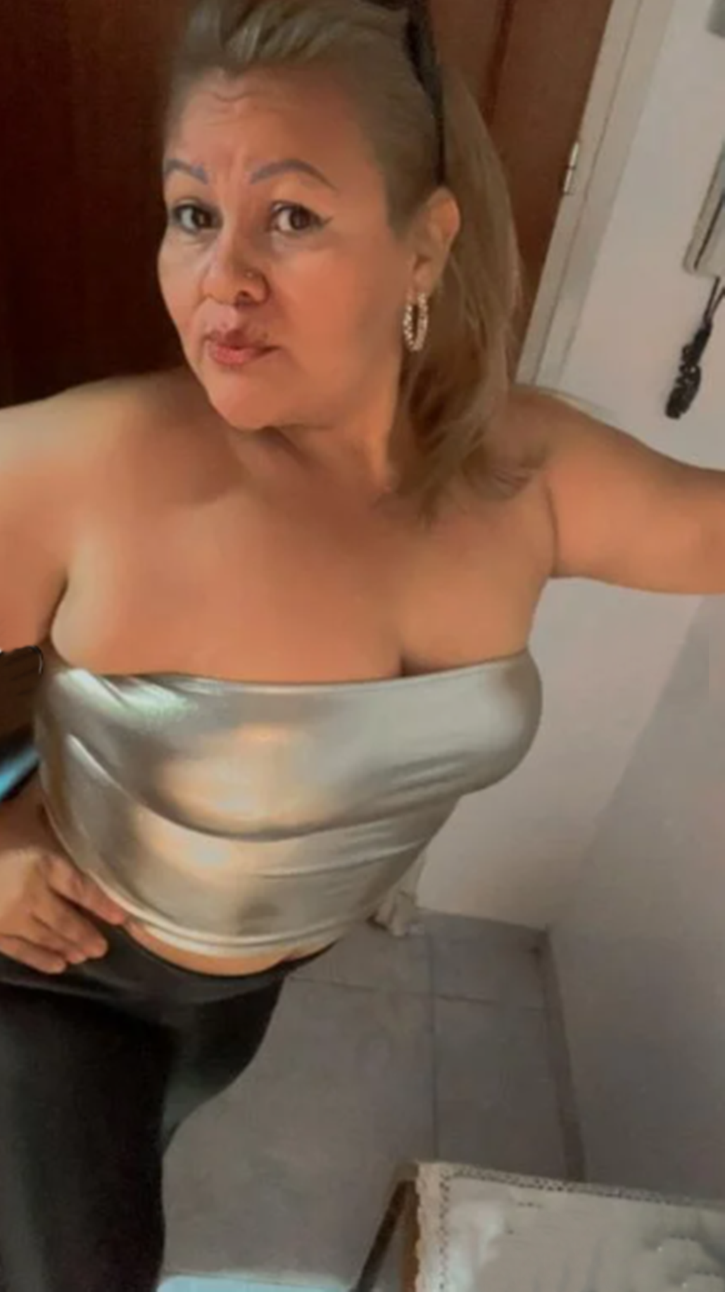 613870225|RUBY|Chica