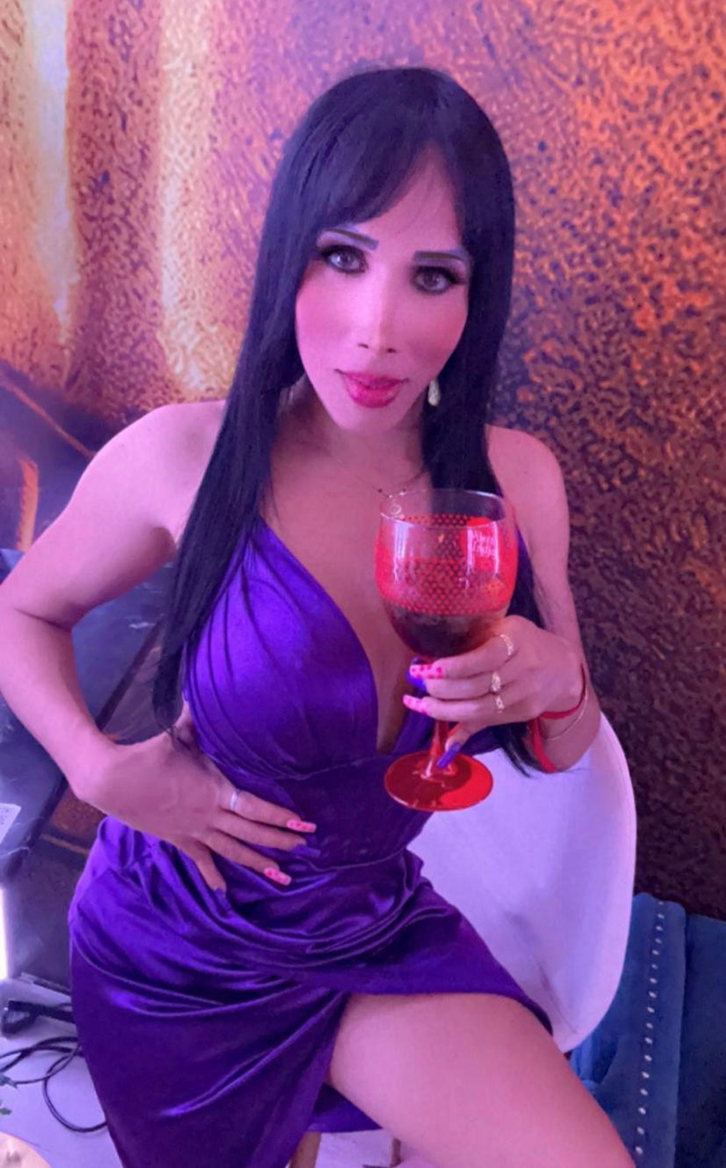 633126521|DUBRASKA|Transexual