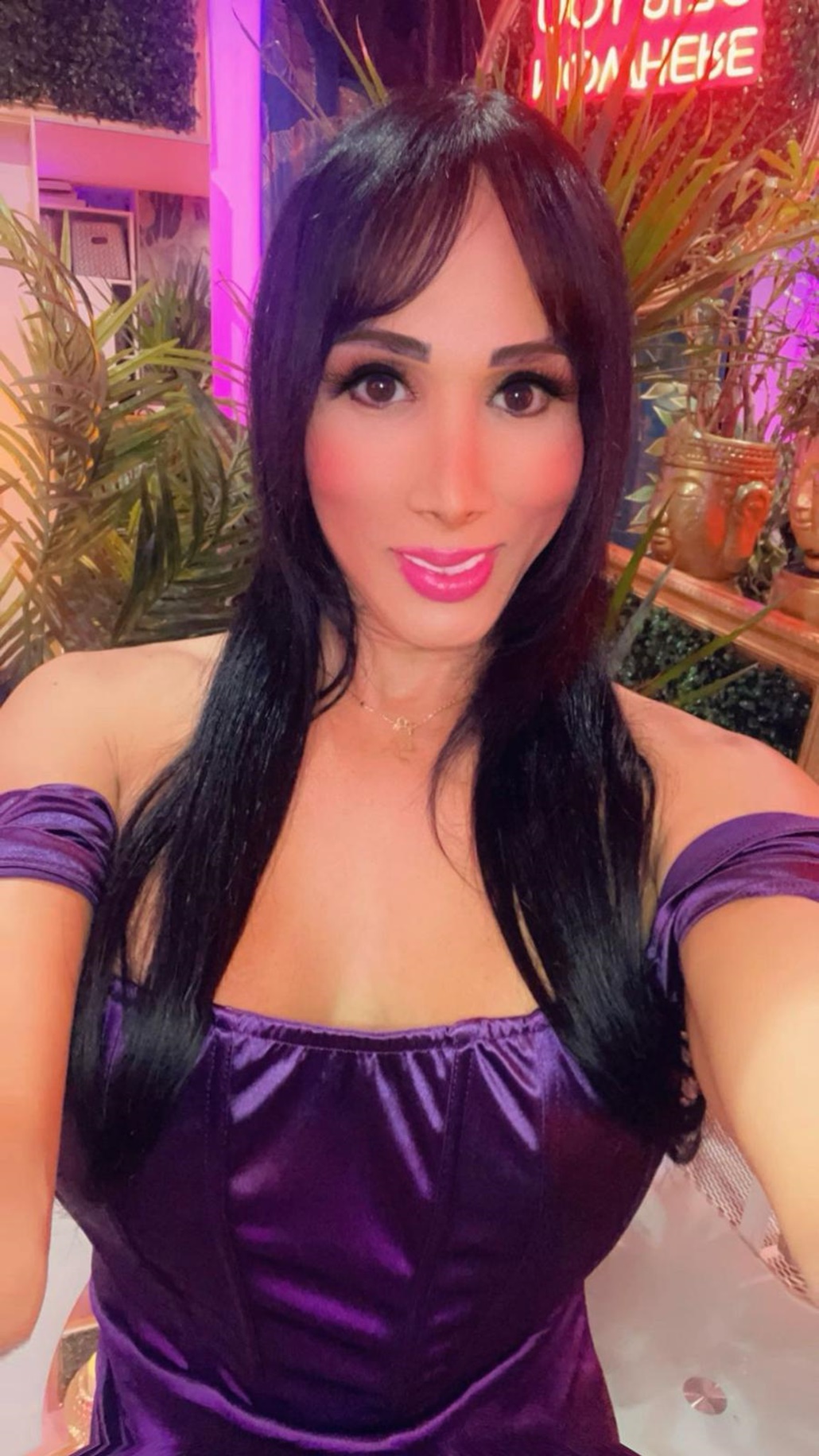 633126521|DUBRASKA|Transexual