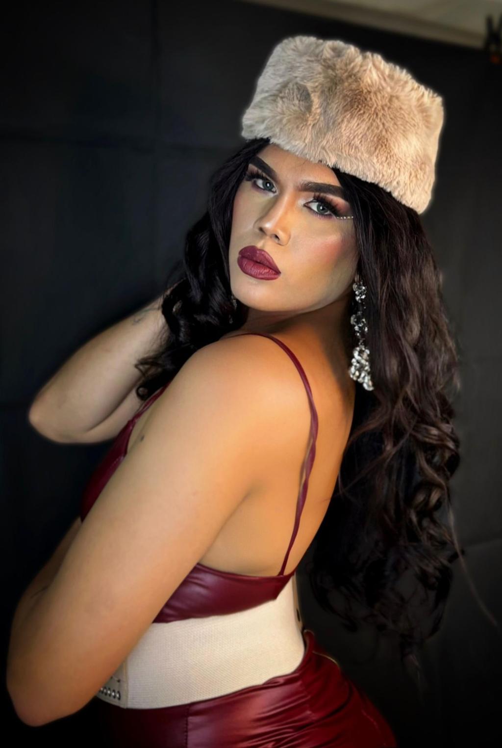 ZOE LOPEZ