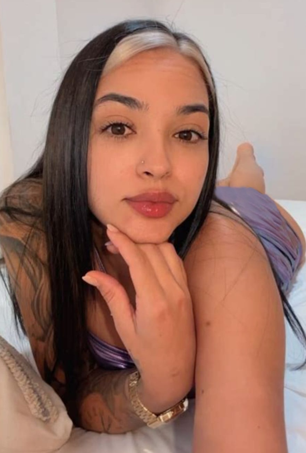 663422048|LUCIANA|Chica