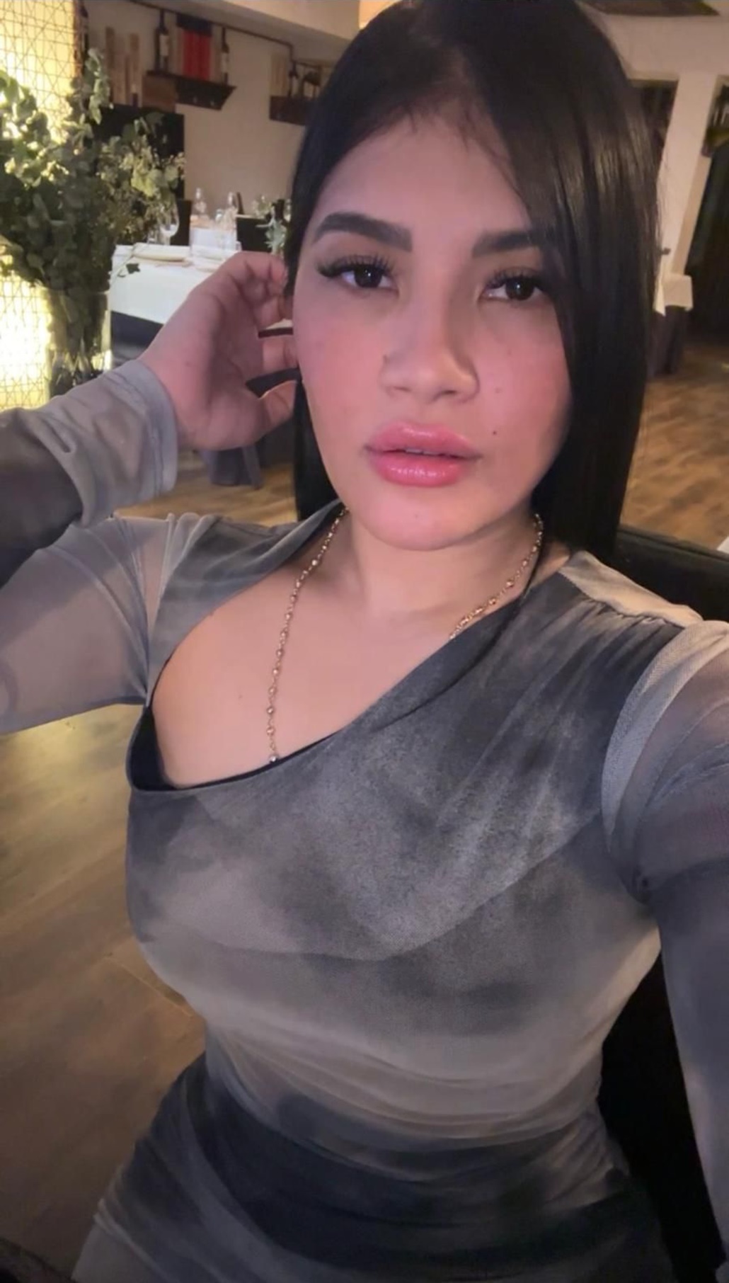 680687637|KAROLINA|Chica