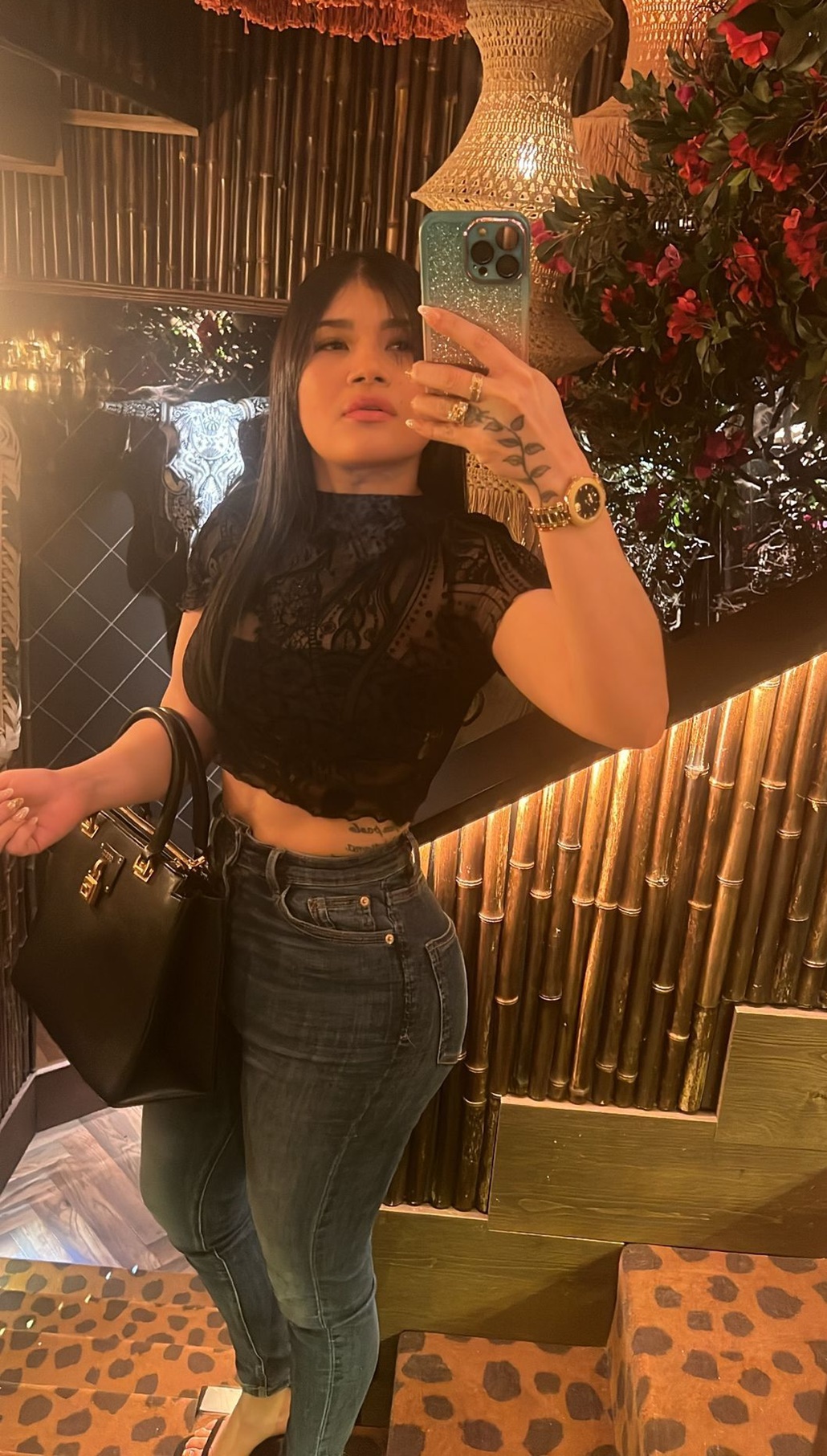 680687637|KAROLINA|Chica