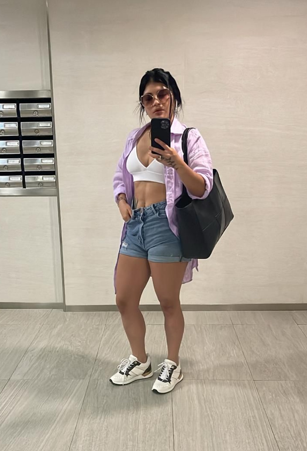 680687637|KAROLINA|Chica