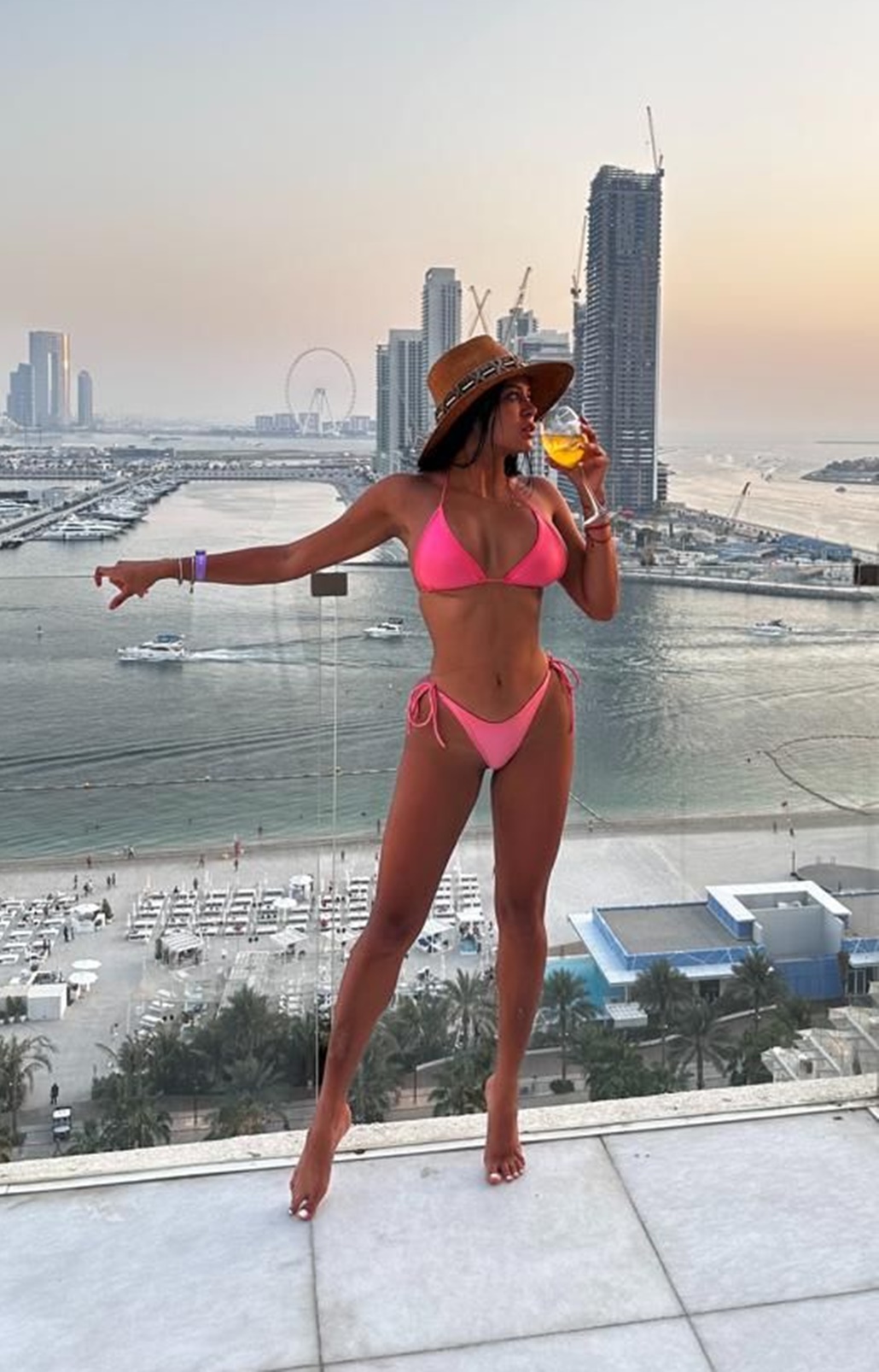 645040706|TANIA|Chica