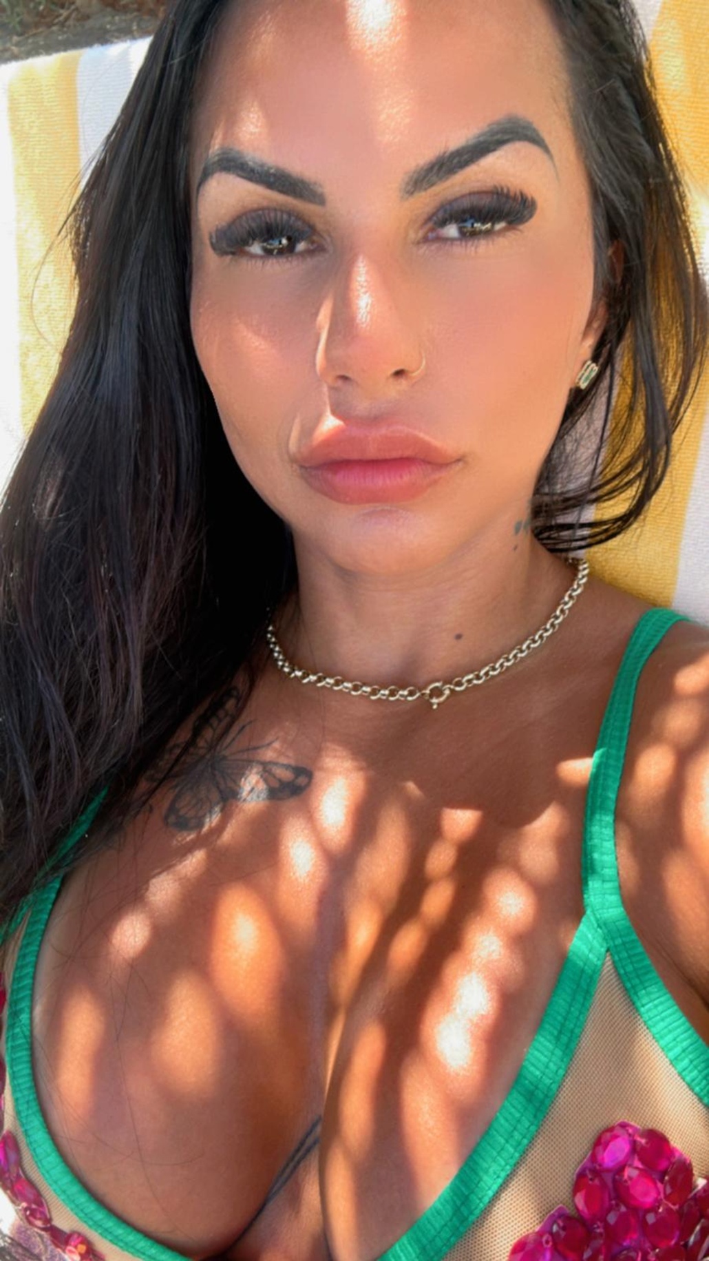643745082|MIA|Chica