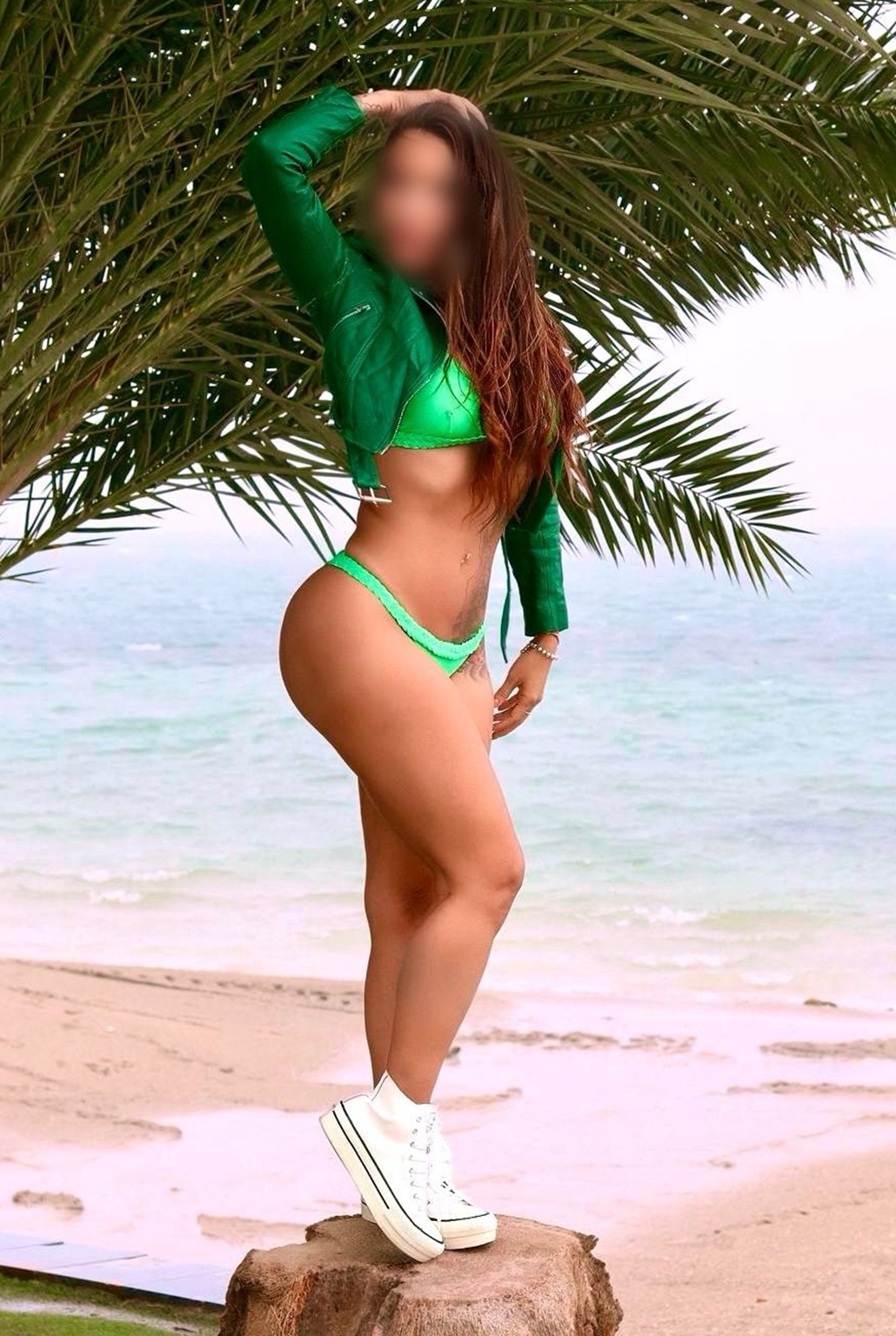 695693207|SOL|Chica