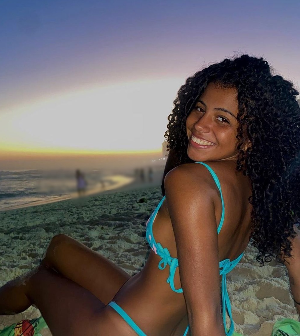 672801618|LUZ|Chica