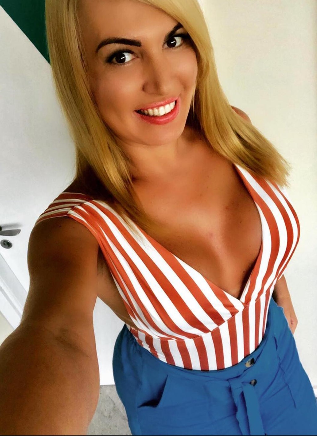 634249032|ZAIRA|Transexual