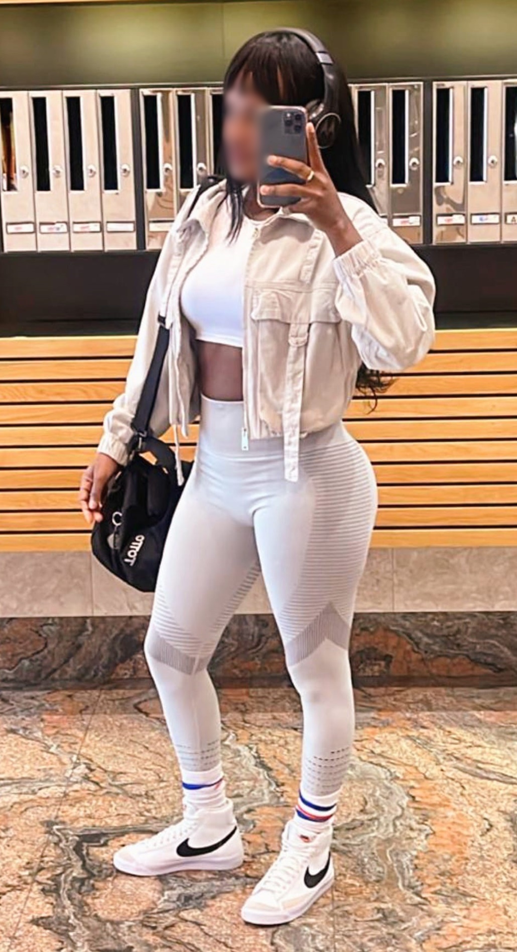 641104304|BELLA|Chica