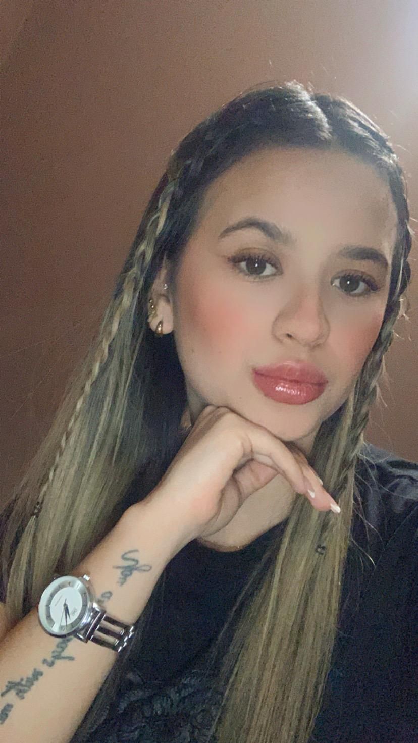 643796479|EVA|Chica