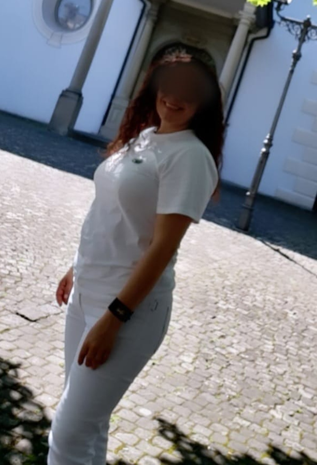 623143895|EVA|Chica