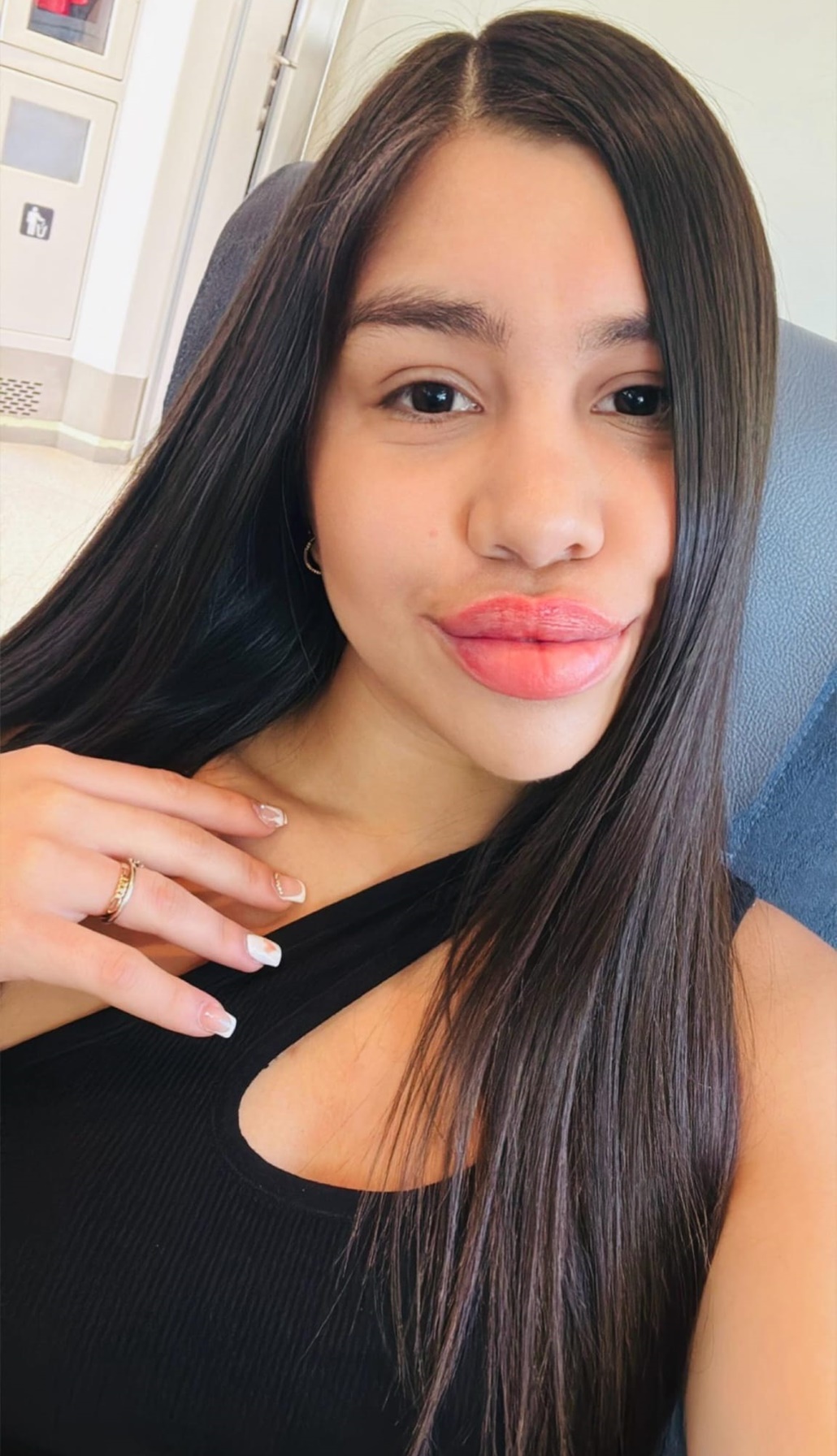 610978172|CAMILA|Chica