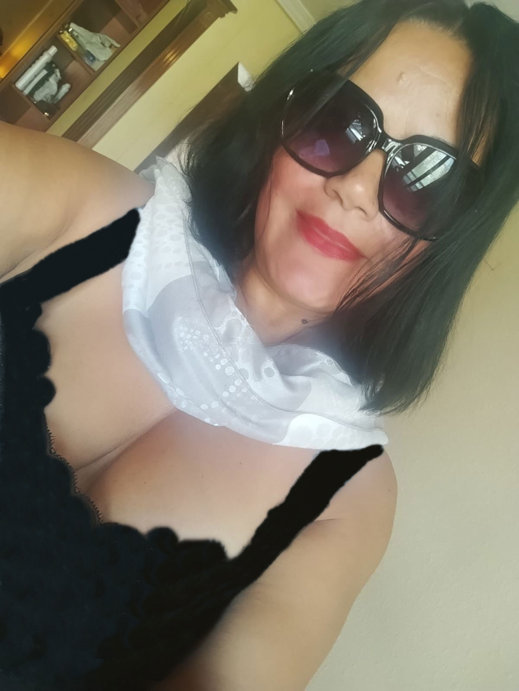 614453102|MELY|Chica