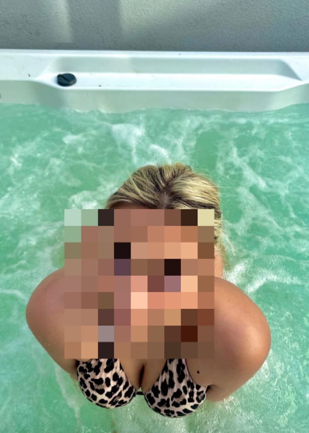 653368603|alexa|Chica