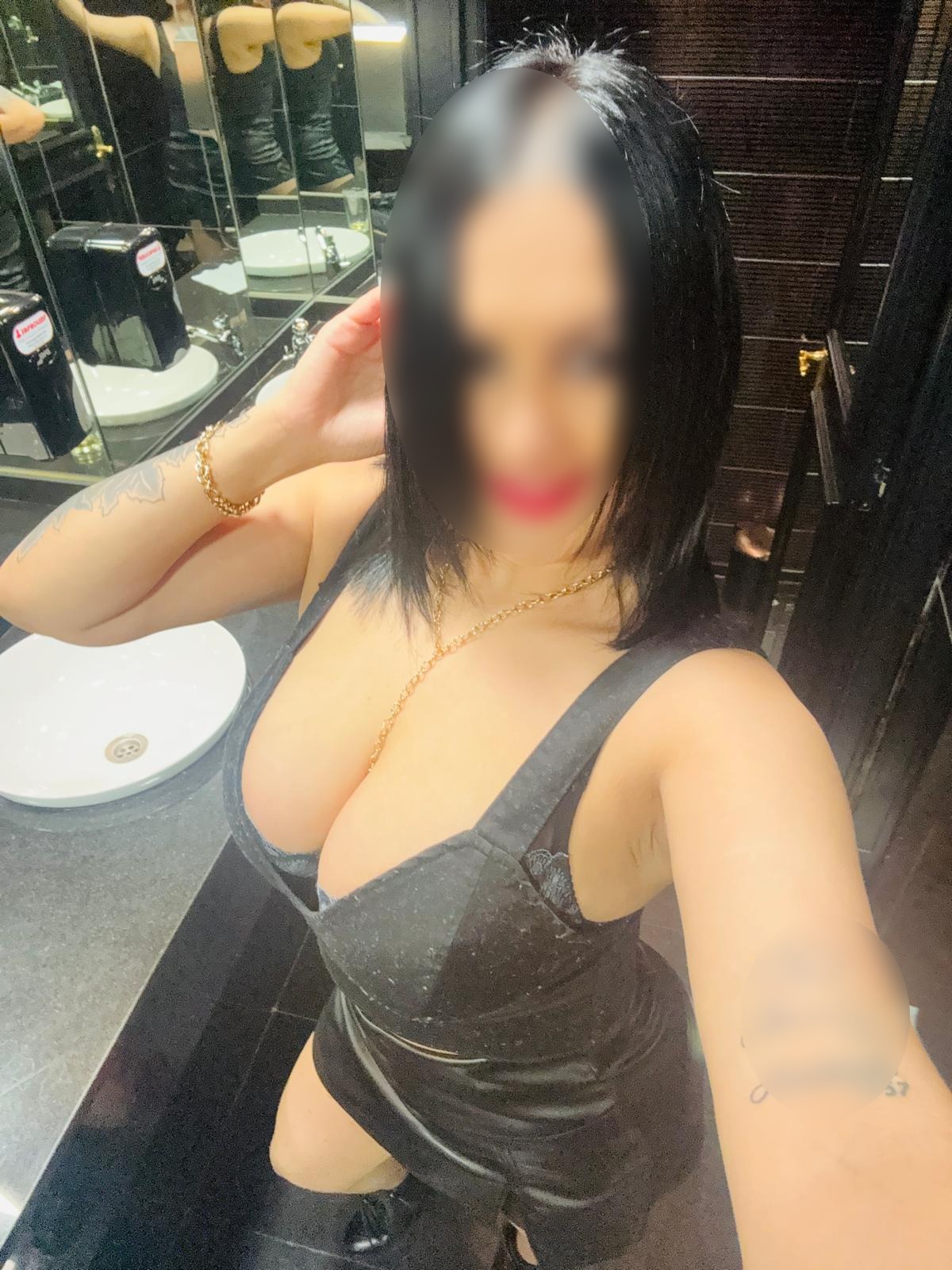 gallery-photo