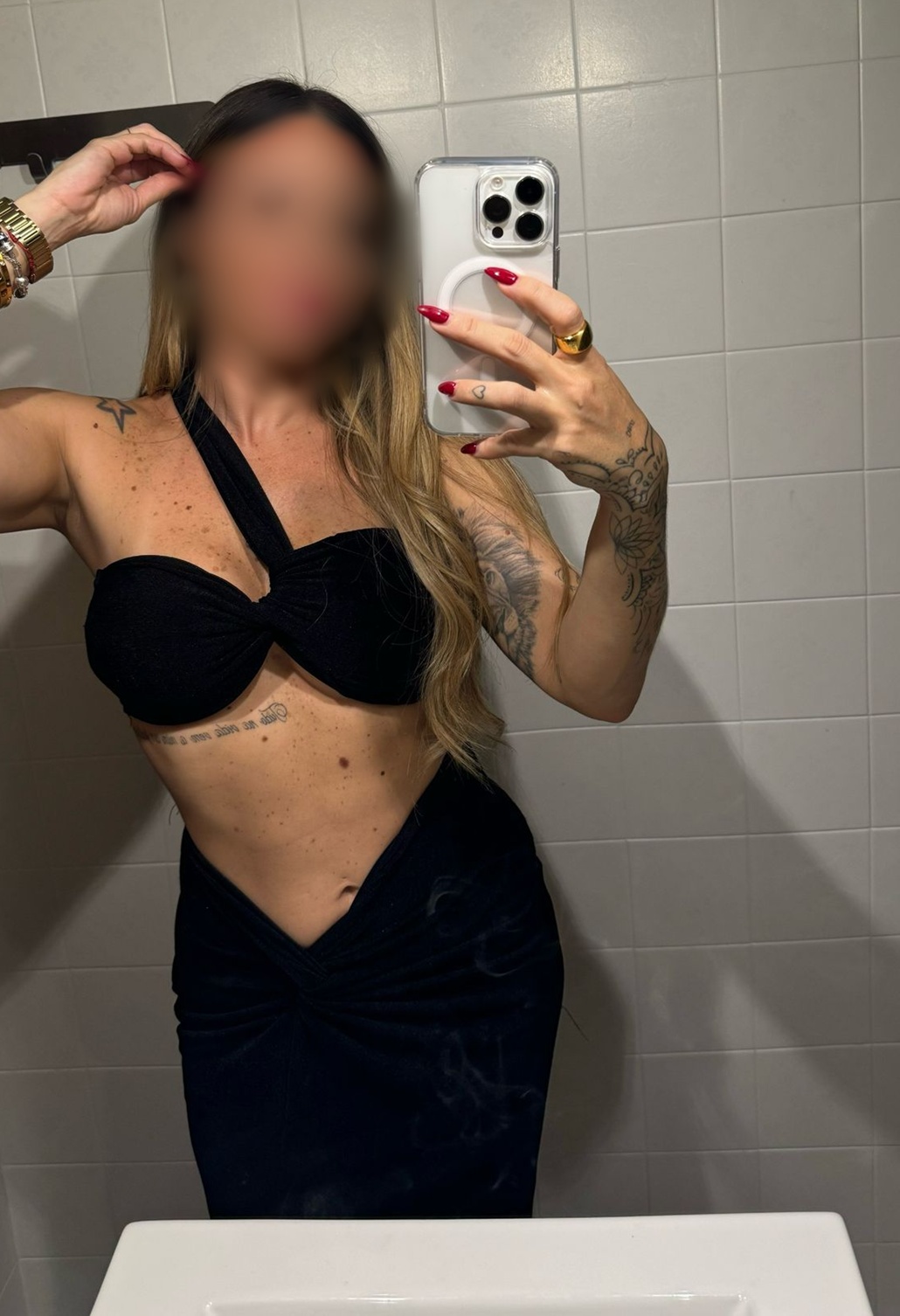 647945877|KAREN|Chica