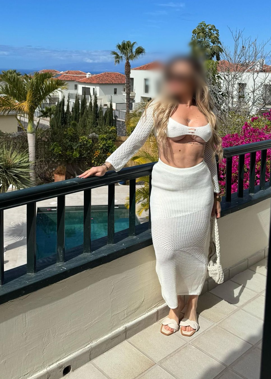 647945877|KAREN|Chica