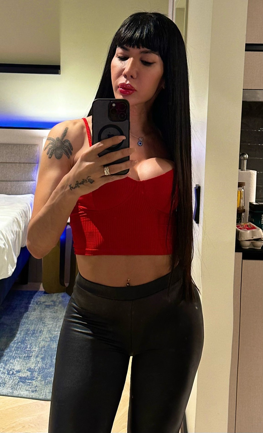 682808810|KAROL|Transexual