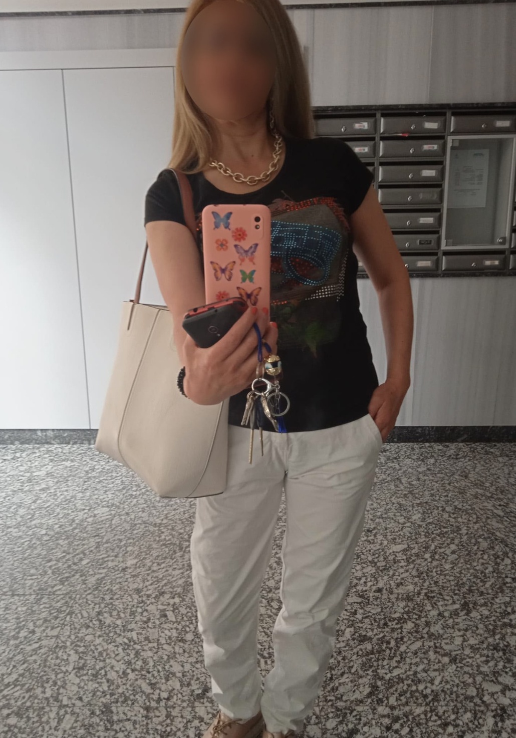 658581761|LAURA|Chica