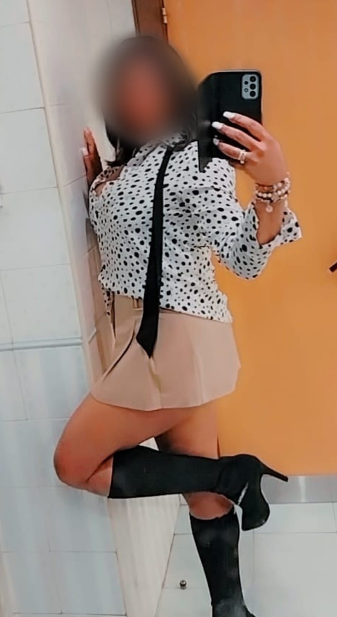 631146128|LILITH|Chica