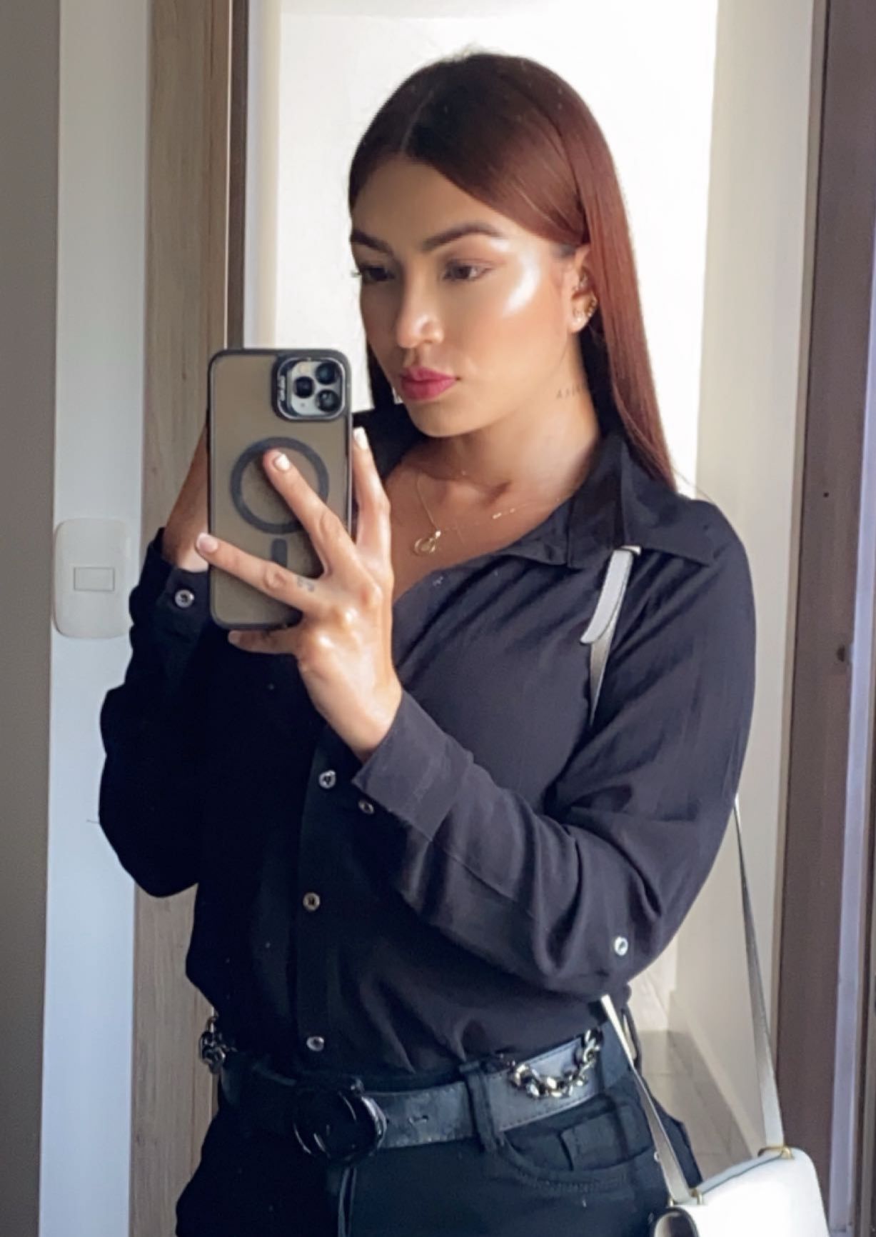604240778|ISABELA|Chica