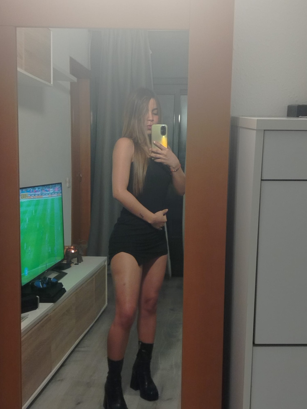 631925175|LAURA|Chica