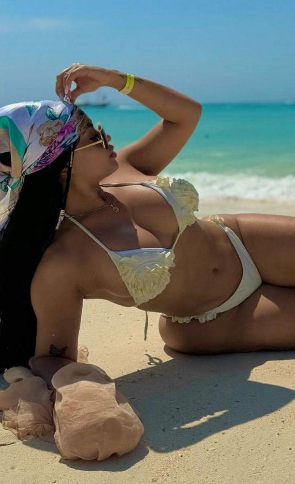 613338416 | CRISTAL | Chica