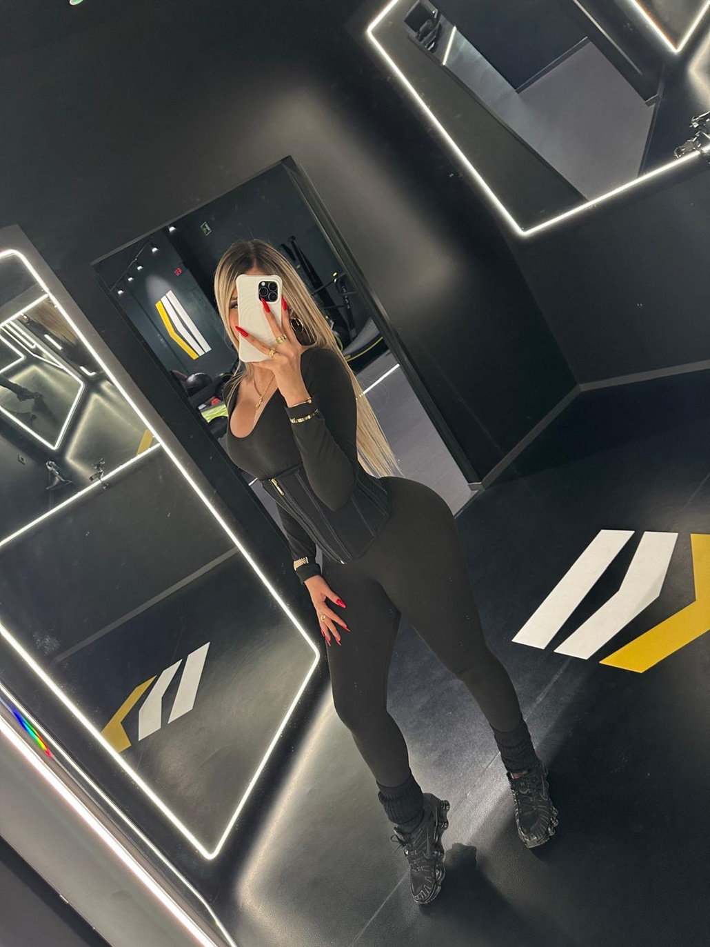 671505363|SOFIA|Chica