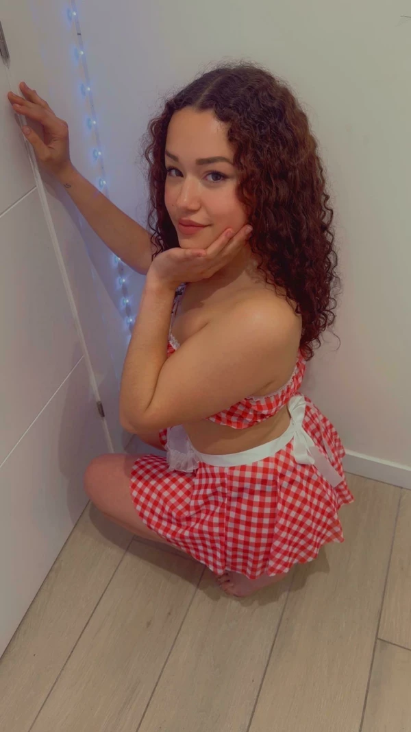 608280872|ALEXANDRA|Chica