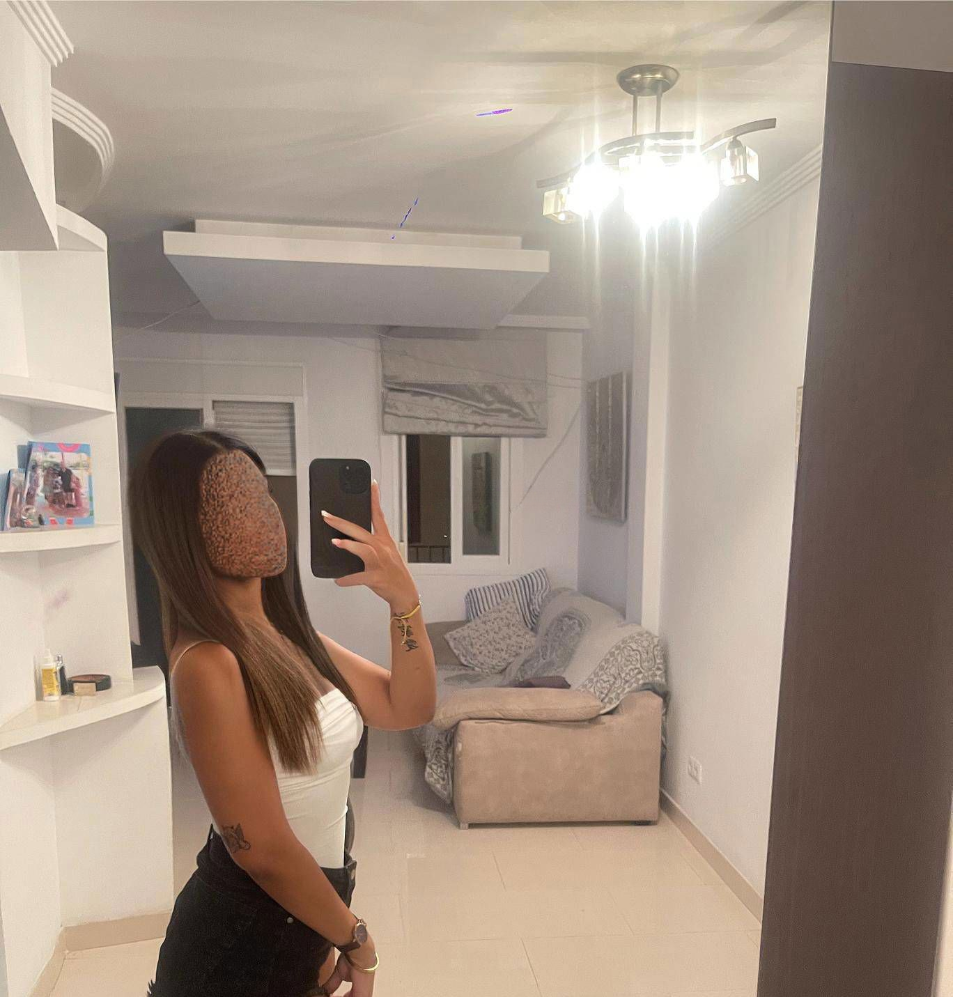 744703857|LAURA|Chica