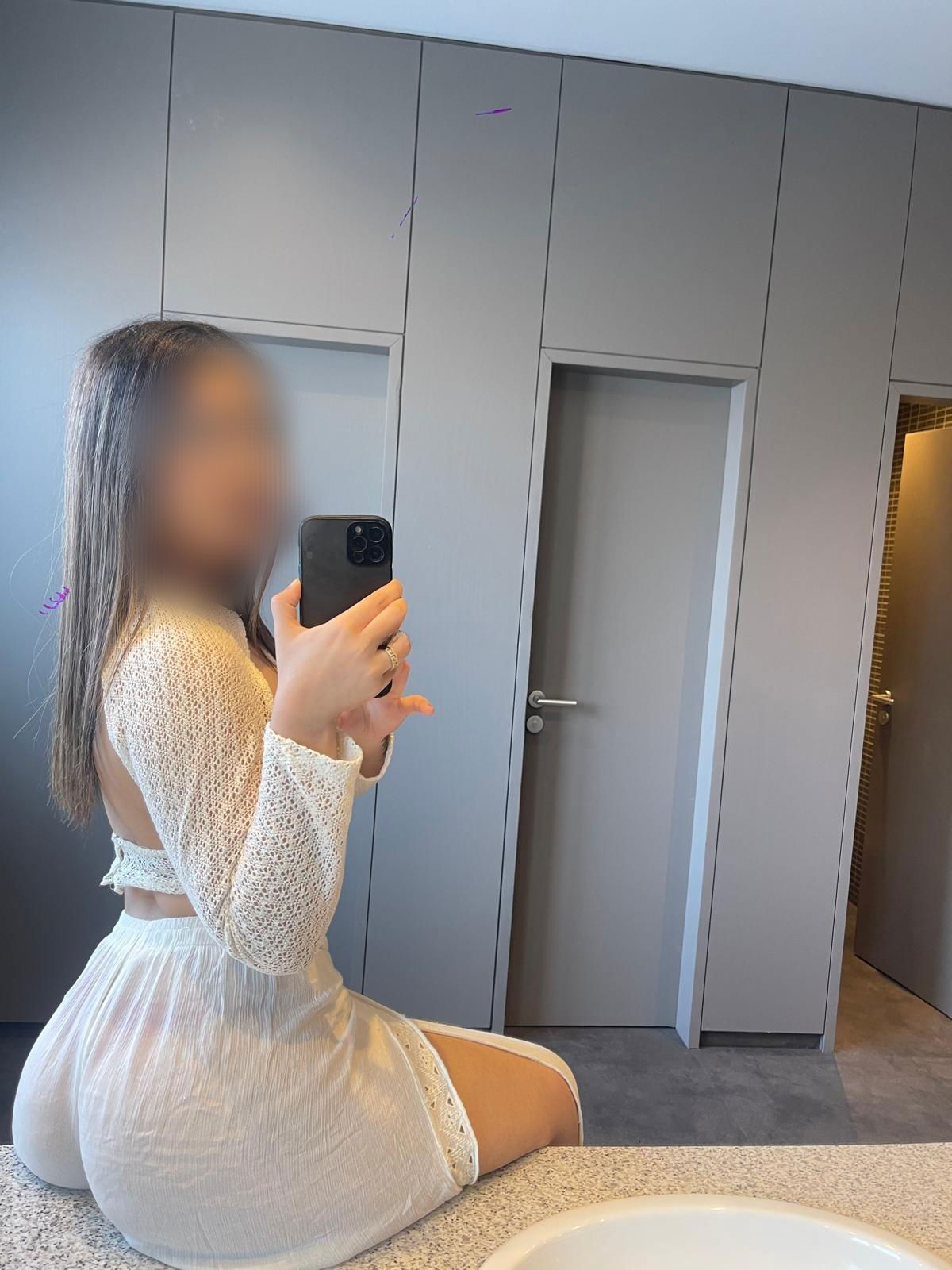744703857|LAURA|Chica
