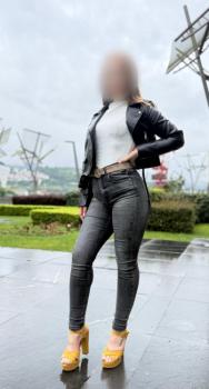 613809904