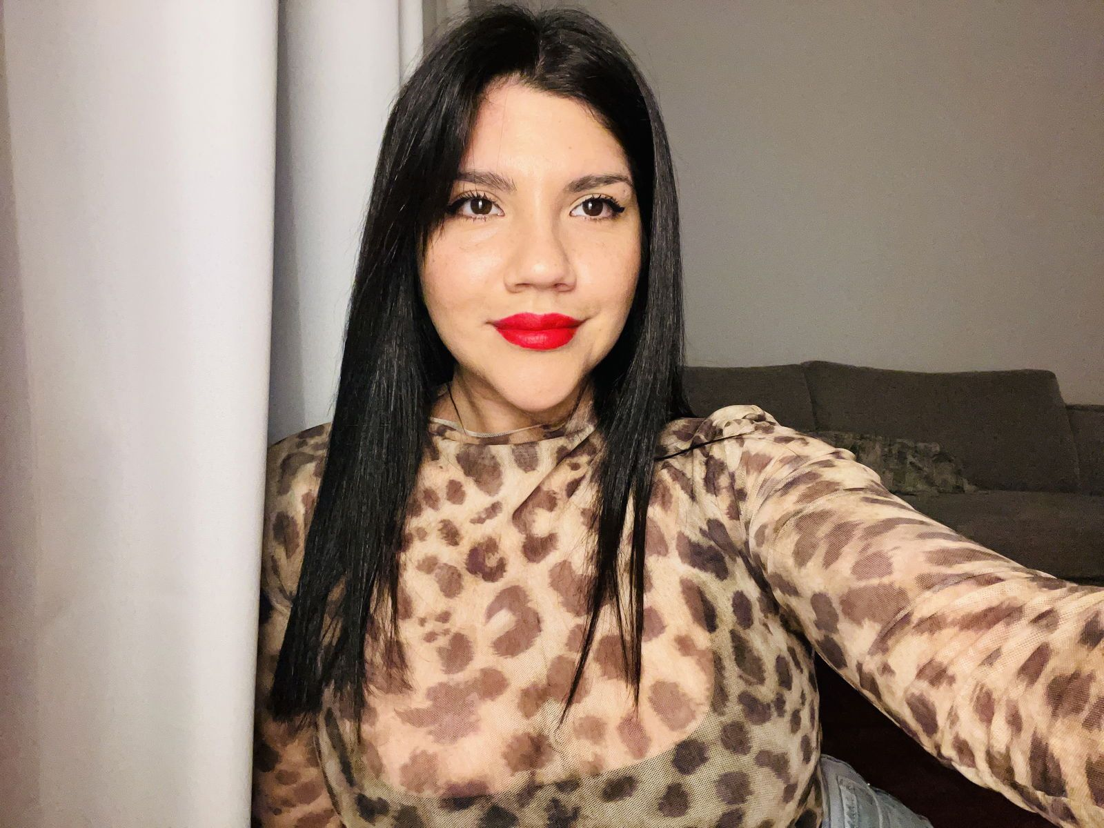 651673199|CLOE|Chica