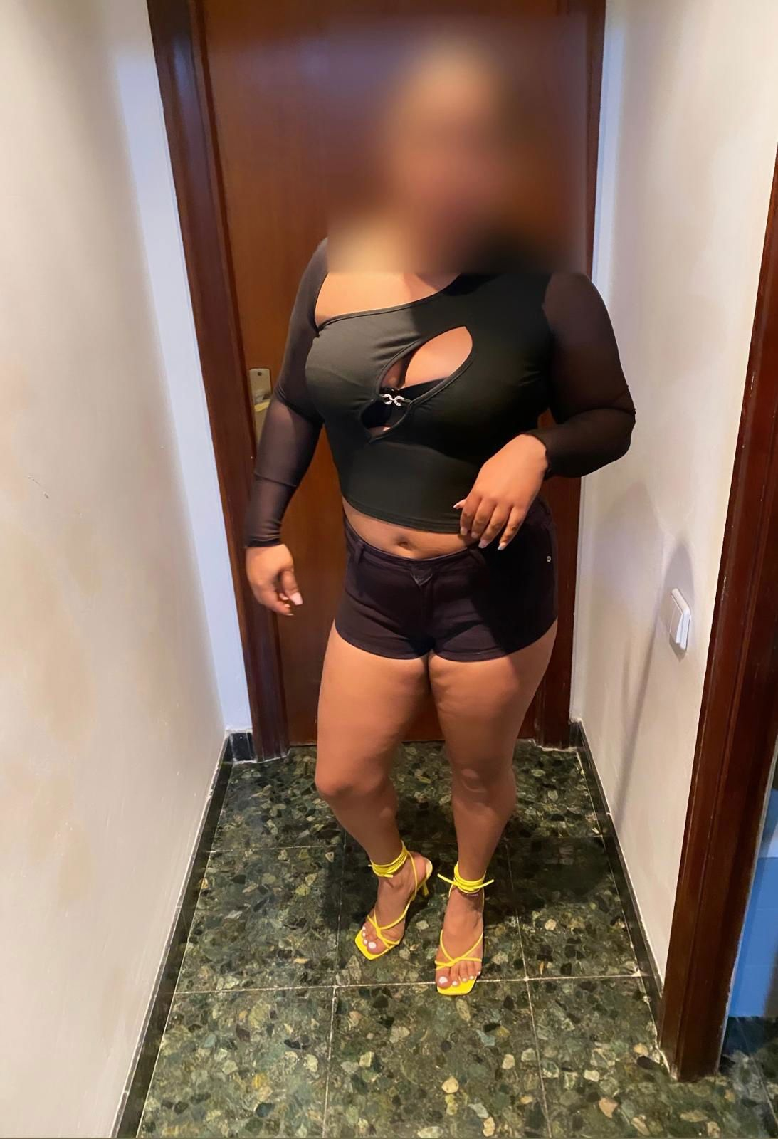 641722790|VENEZOLANA|Chica