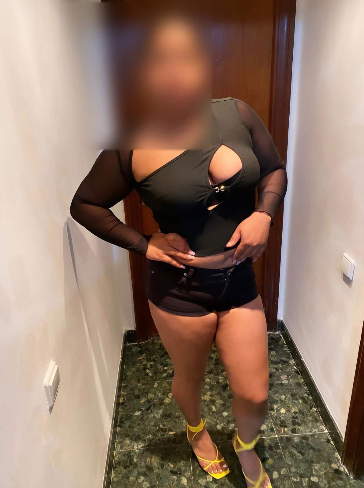 641722790|VENEZOLANA|Chica
