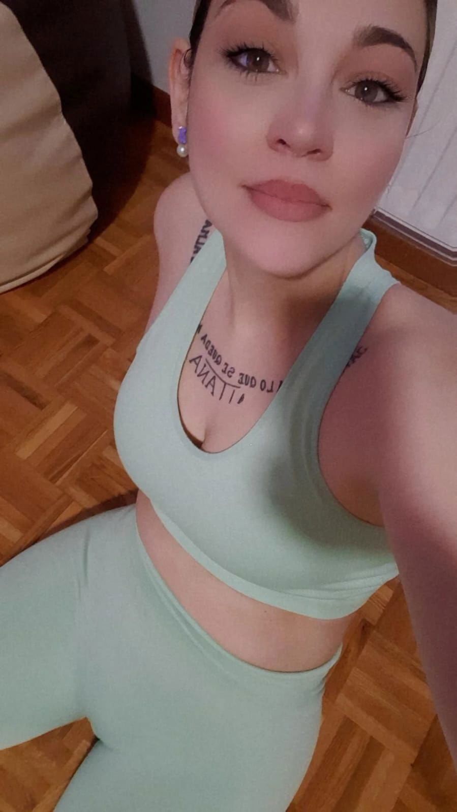 643041046|EVA|Chica