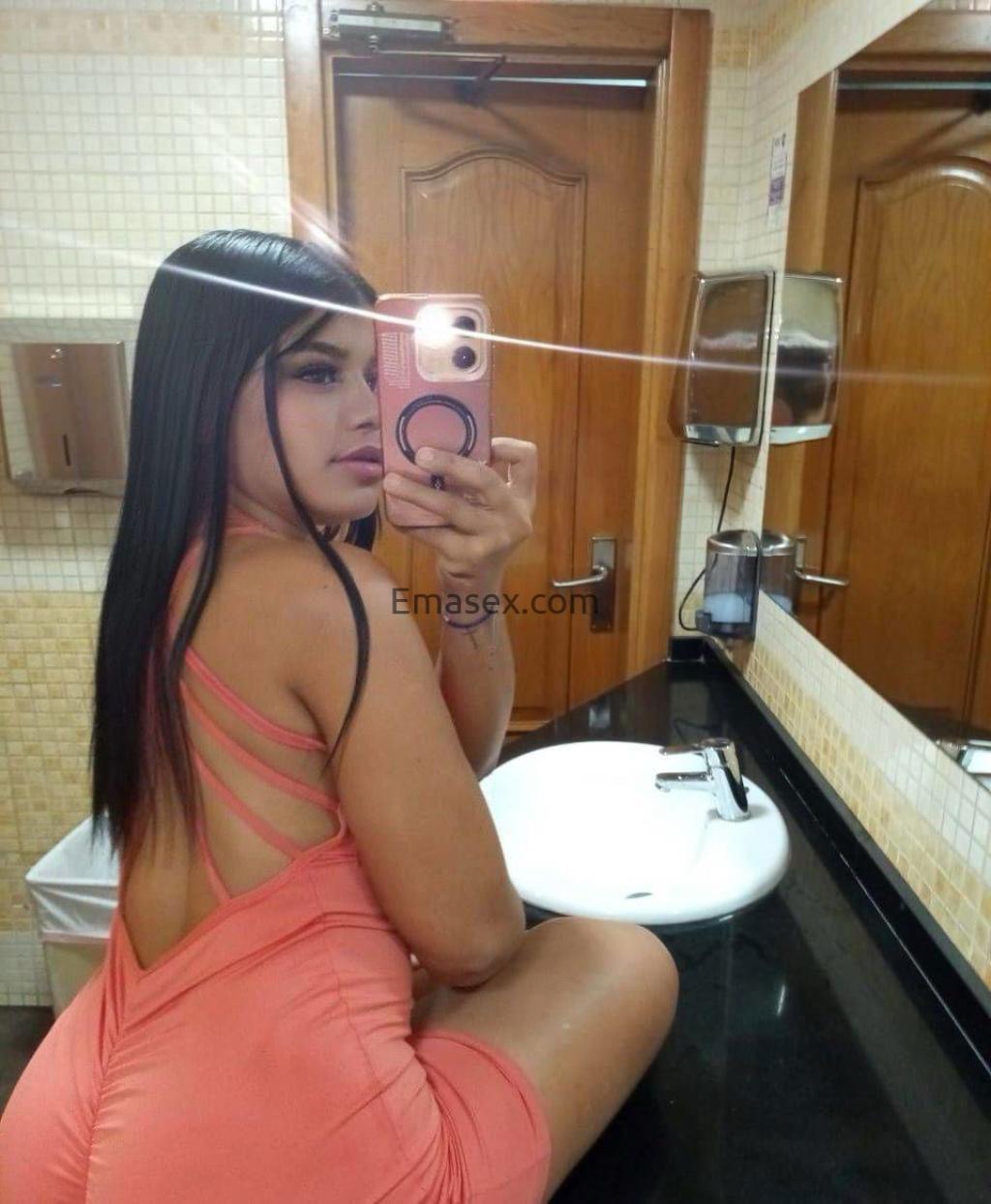 NICOLE