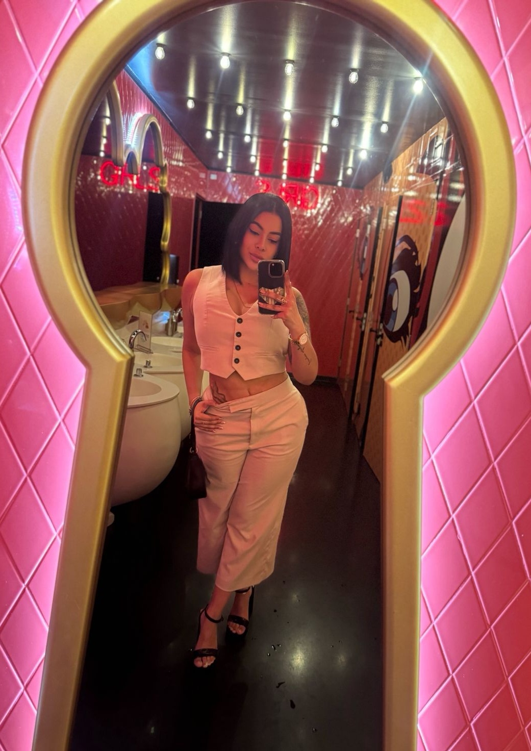 645451312|VANESSA|Chica