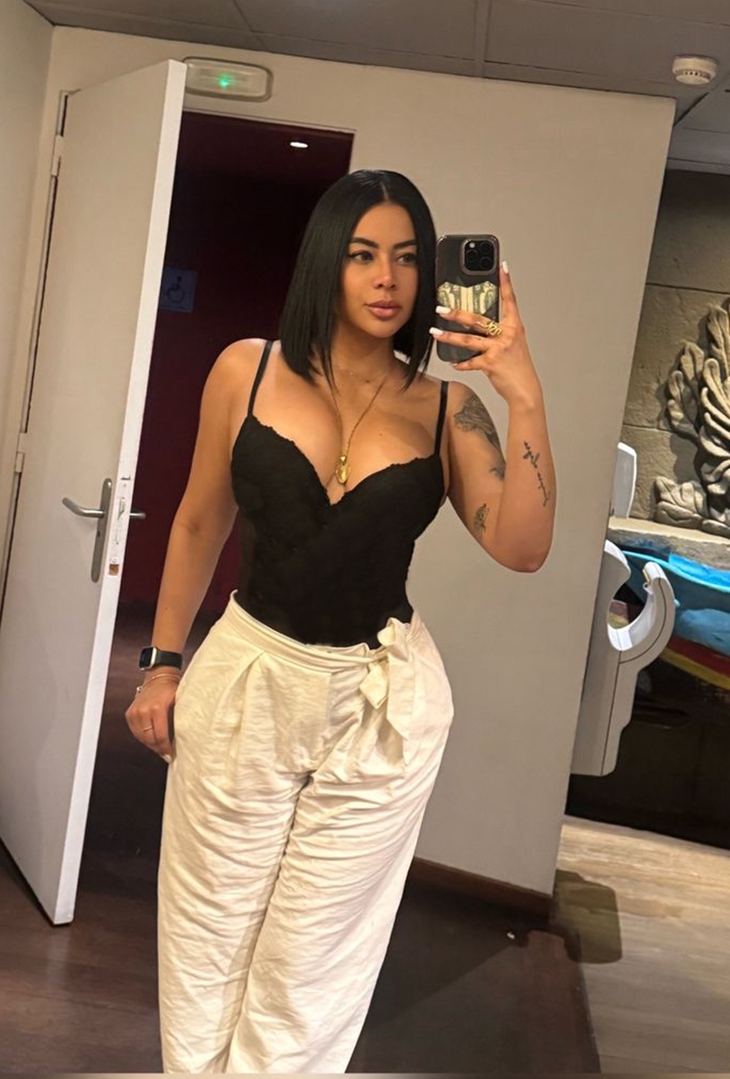 645451312|VANESSA|Chica