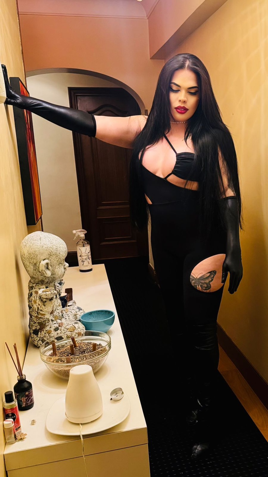 697931423|MIRELLA|Transexual