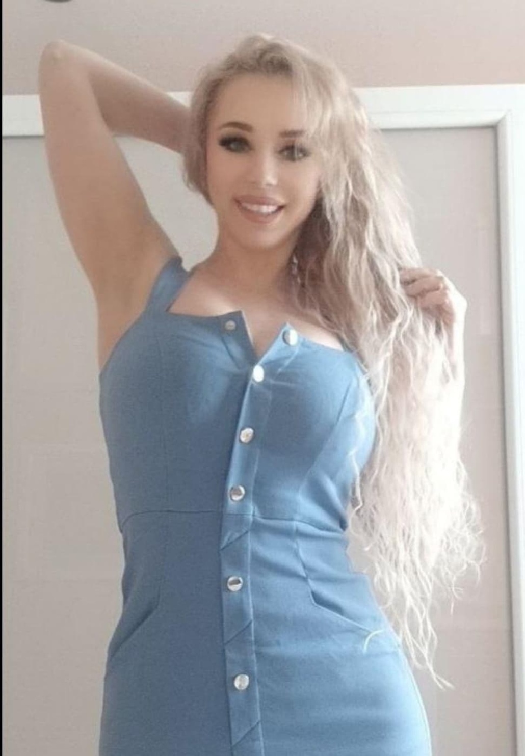 641977024|EVA|Chica