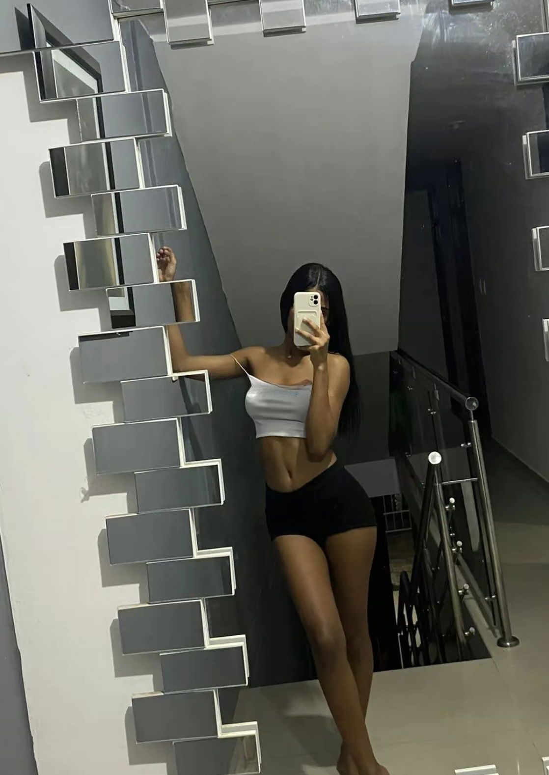 687546332|ANDREA|Chica
