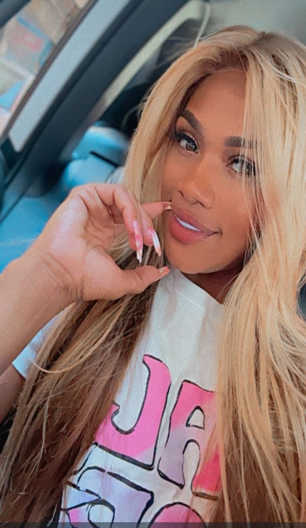 682801586|MICHELLE|Chica