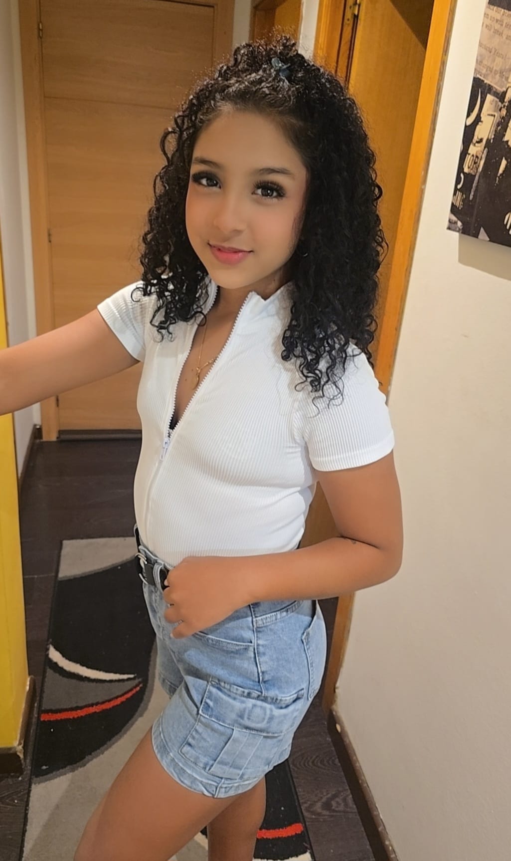 639128129|ANGY|Chica